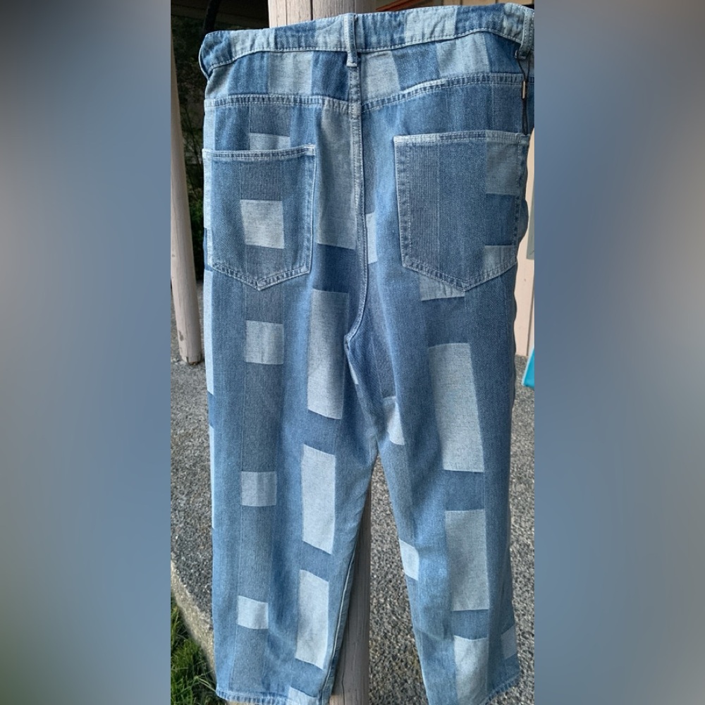 JEANS - Picture 2 of 8